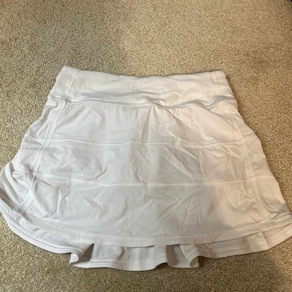 white lululemon pace rival mid-rise skirt